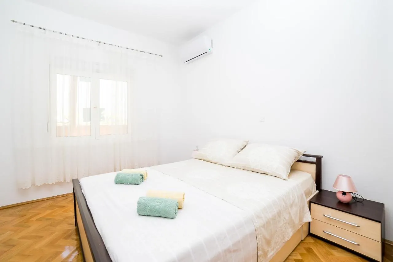 Apartments By The Sea Seline, Paklenica - 13295